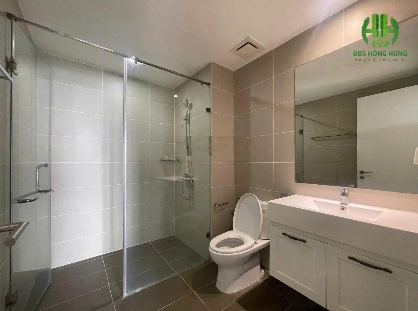 Chính chủ bán căn 3 phòng ngủ 118m2, tòa Novo, tầng đẹp giá nhỉnh 10 tỷ LH: 0918 111 ***