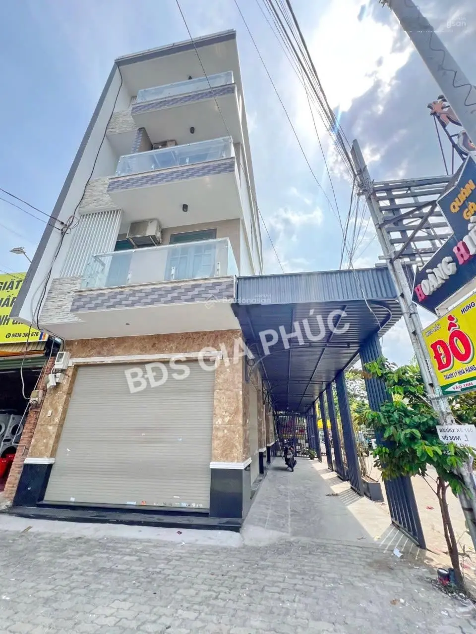 Bán nhà căn góc ngang 8 MT Lâm Văn Bền Q7 thích hợp làm VP, Kinh doanh với giá 33 tỷ (TL)