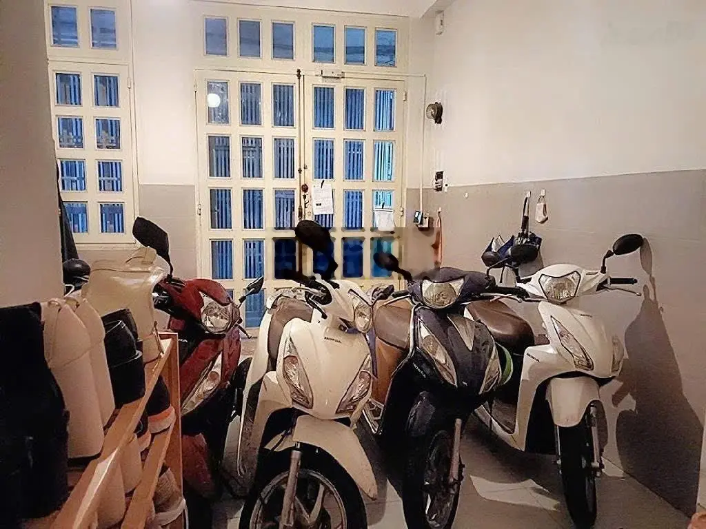 Bán CHDV 4 tầng Trần Hưng Đạo, P. Cầu Kho, Q1 dòng tiền 35tr/th giá chỉ 15 tỷ