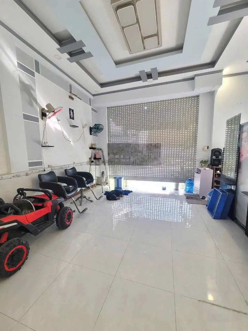Nhà trệt lầu. 3 phòng ngủ. Gần làng ĐHQG TP. HCM. DT: 75m2. Đường 6m. Giá: 3.95 tỷ TL