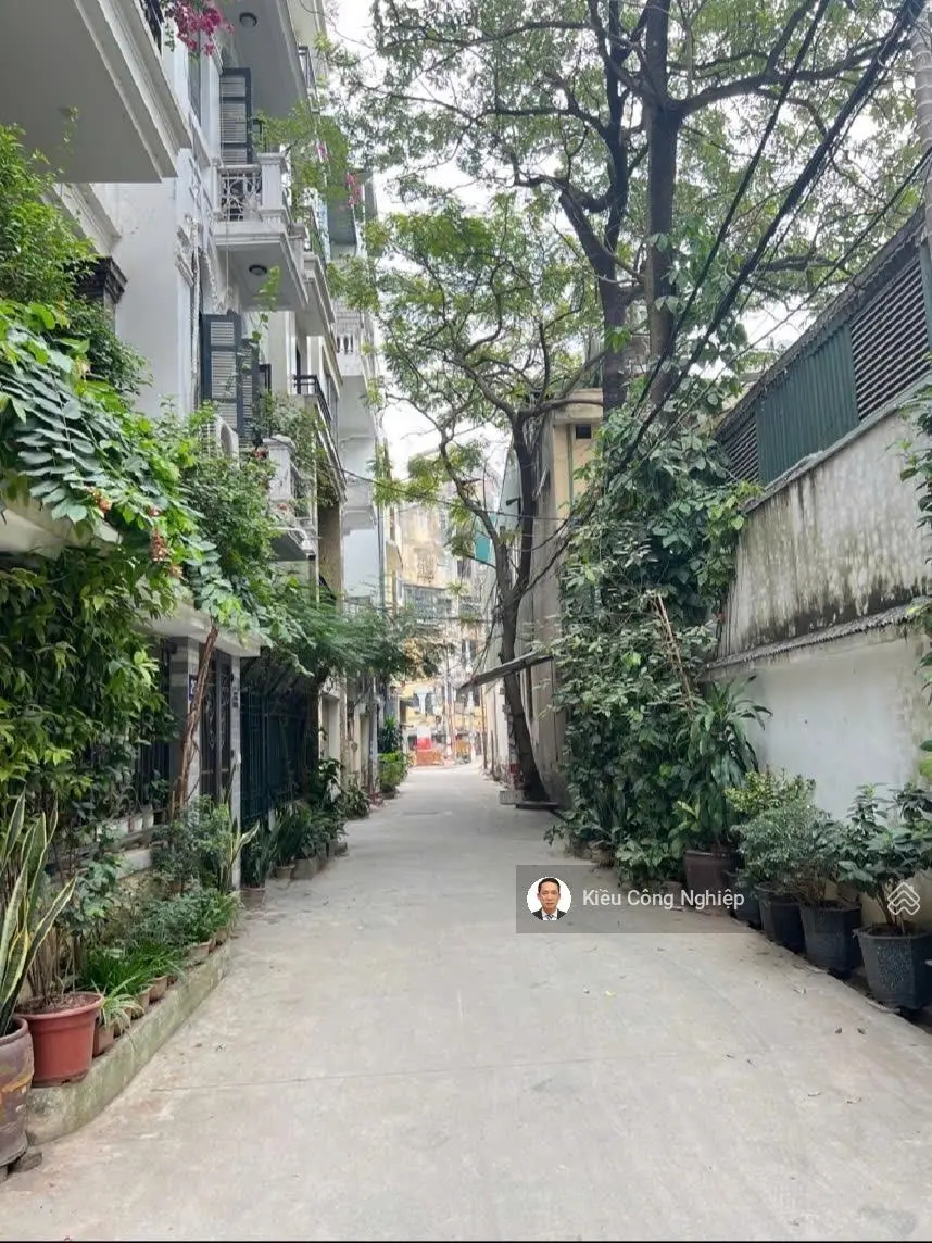 Bán nhà đẹp phố Kim Đồng DT 145m2, MT 12m, gara, thang máy, ở sướng