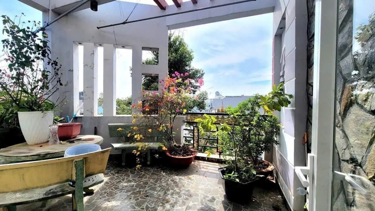 Nhà 4 tầng mặt tiền đường 39 BTT Q2, ngay chợ 39 thông Nguyễn Thị Định, chỉ 12,99 tỷ