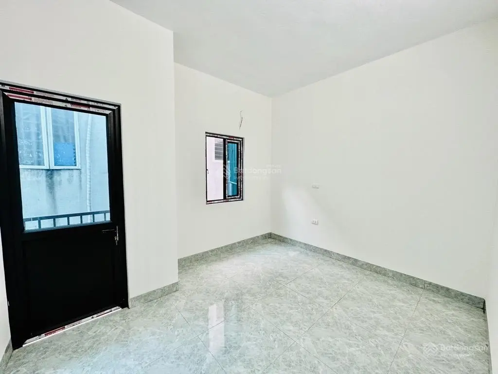 2,5 tỷ. Thượng Cát, nhà 2 tầng mới tinh, 32m2, MT 3,5m. 30m ra ôtô, 100m ra đường Thượng Cát
