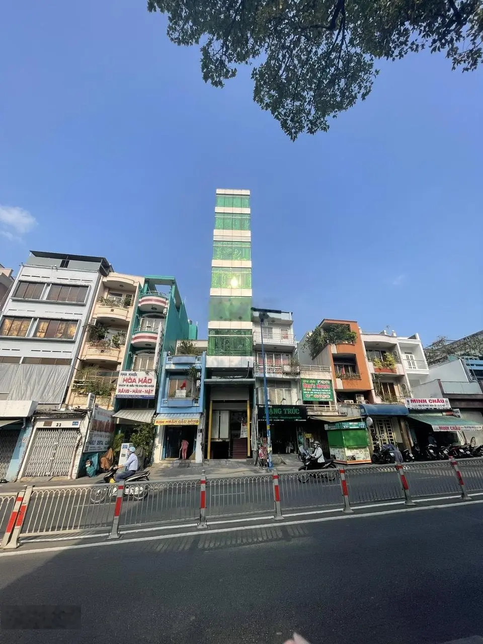 Bán nhà còn mới Mai Thị Lựu, P. Đa Kao, Quận 1. DT: 4.15x22m, kc: 4 tầng, ST. Giá 24,5 tỷ