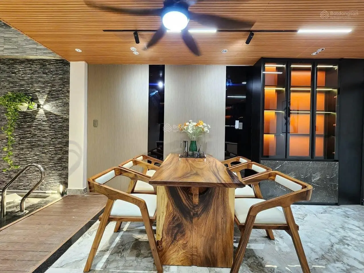 Hót! Nhà phố giá rẻ đường Nguyễn Thị Minh Khai 90m2 full thổ cư ngay Phú Hòa