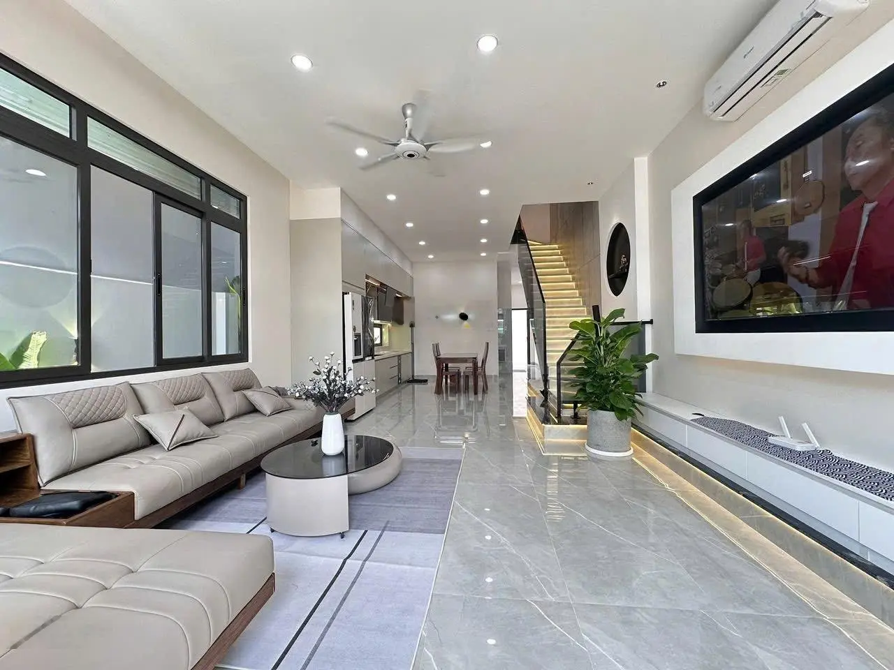 Bán nhà mới xây đẹp phường 5- 130m2 full nội thất cao cấp đường ô tô giá 3 tỷ 450 triệu