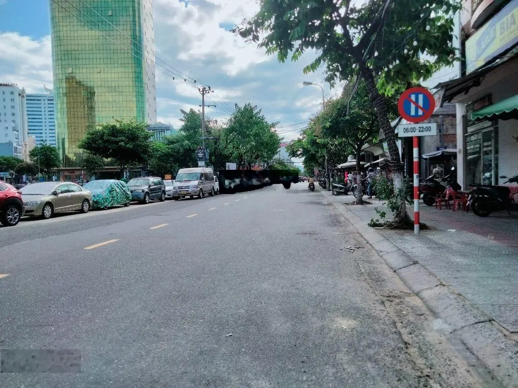 Hiếm - bán đất tặng nhà Lê Đình Dương - diện tích 150m2, ngang 10m - cách cầu Rồng 100m