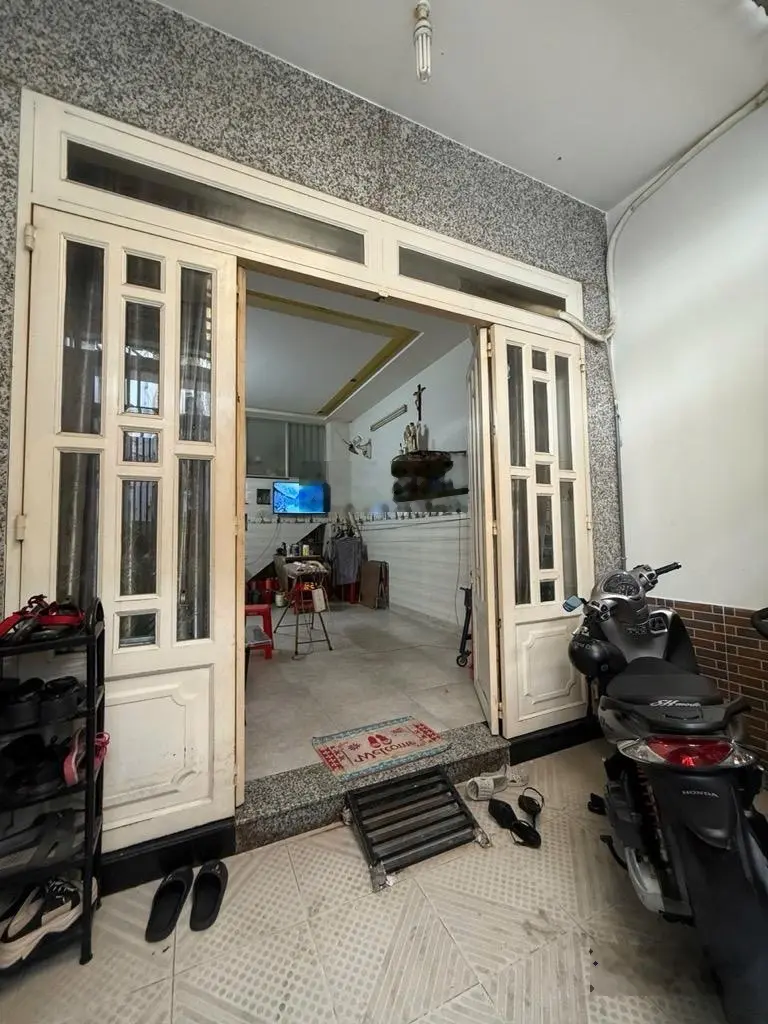 Bán nhà ngay Lý Thường Kiệt, P8 Tân Bình 63m2~4x16m, 3 tầng đúc, 4PN, chỉ hơn 5 tỷ