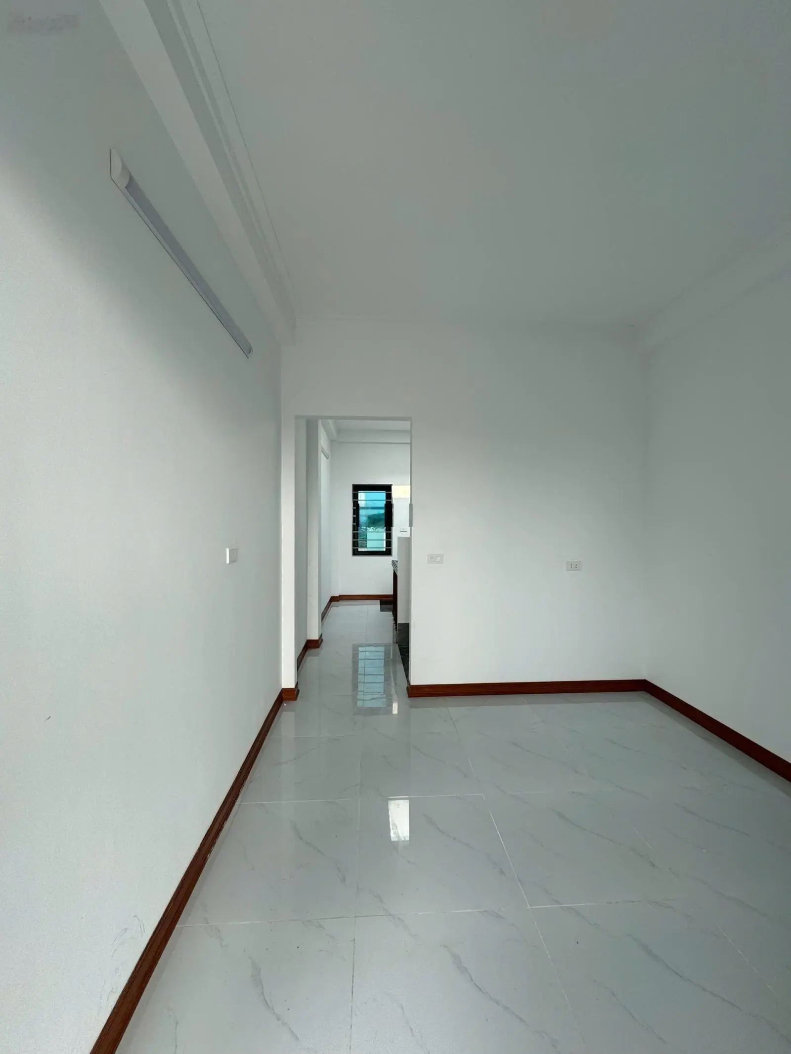 Bán nhà Yên Nghĩa 35m2 5 tầng lô góc đẹp full nội thất đến ở luôn ngõ rộng thoáng. Chỉ nhỉnh 3tỷ