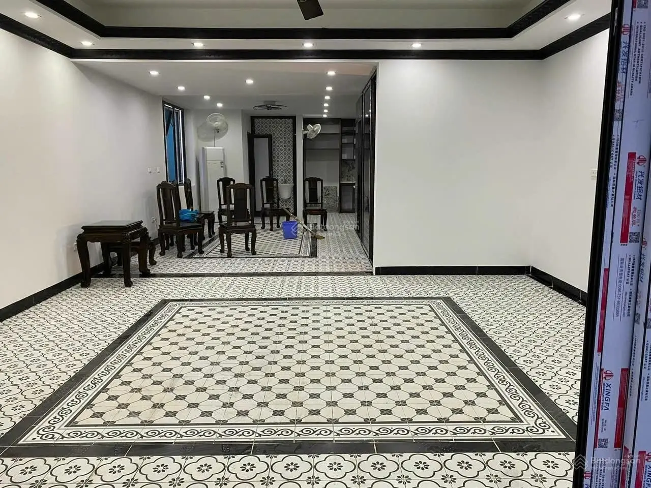 Nhà mặt phố Thanh Am 110m2x6 tầng xe công tránh, vỉa hè, kinh doanh vô đối 22 tỷ 0976 285 ***