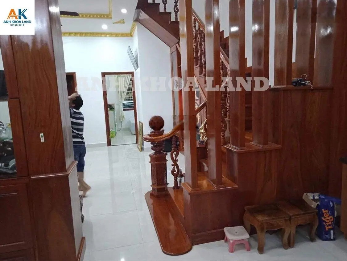 Giá chạm đáy ! Bán gấp biệt thự cực đẹp, full Gỗ Đỏ, KDC Khang Điền - Gia Hòa sân đậu 2 xe ô tô.