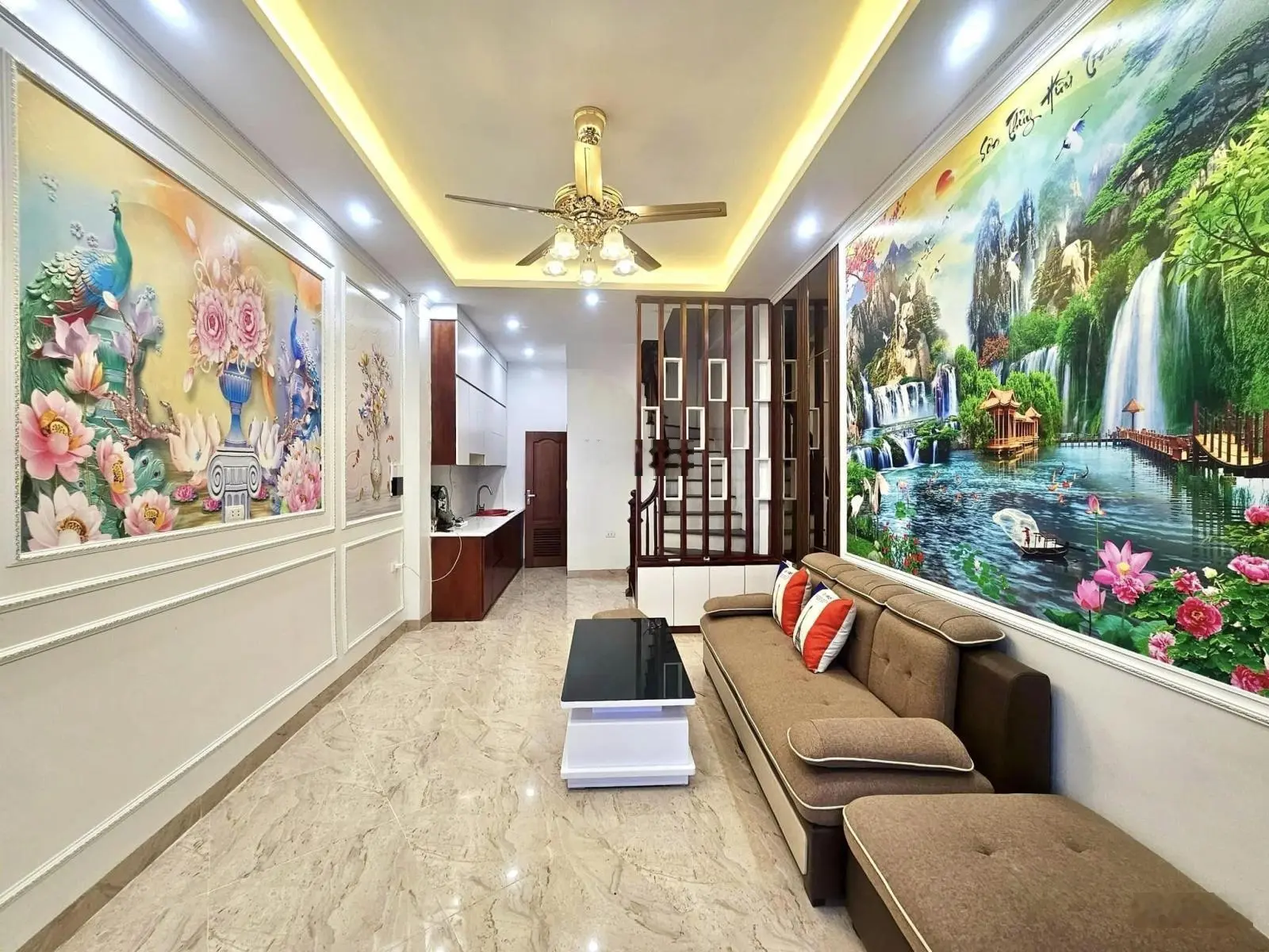 Nhà mới Koog Cầu Giấy ở ngay - gần phố - full đồ - 3 ngủ - 37m2x6T - Giá 6,5 Tỷ (thương lượng tốt)