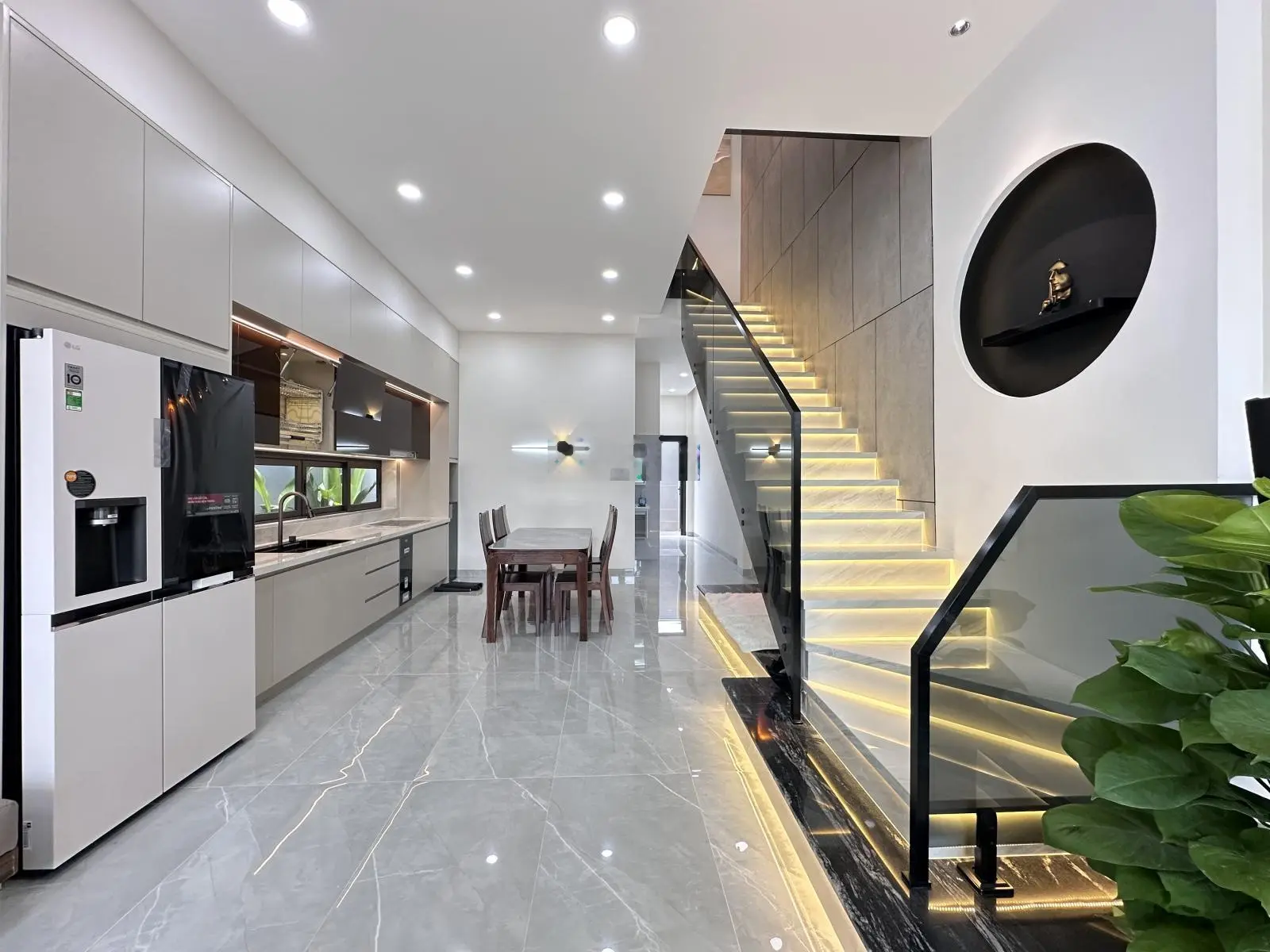 Bán nhà đẹp phường 5 nội thất cao cấp đường ô tô
