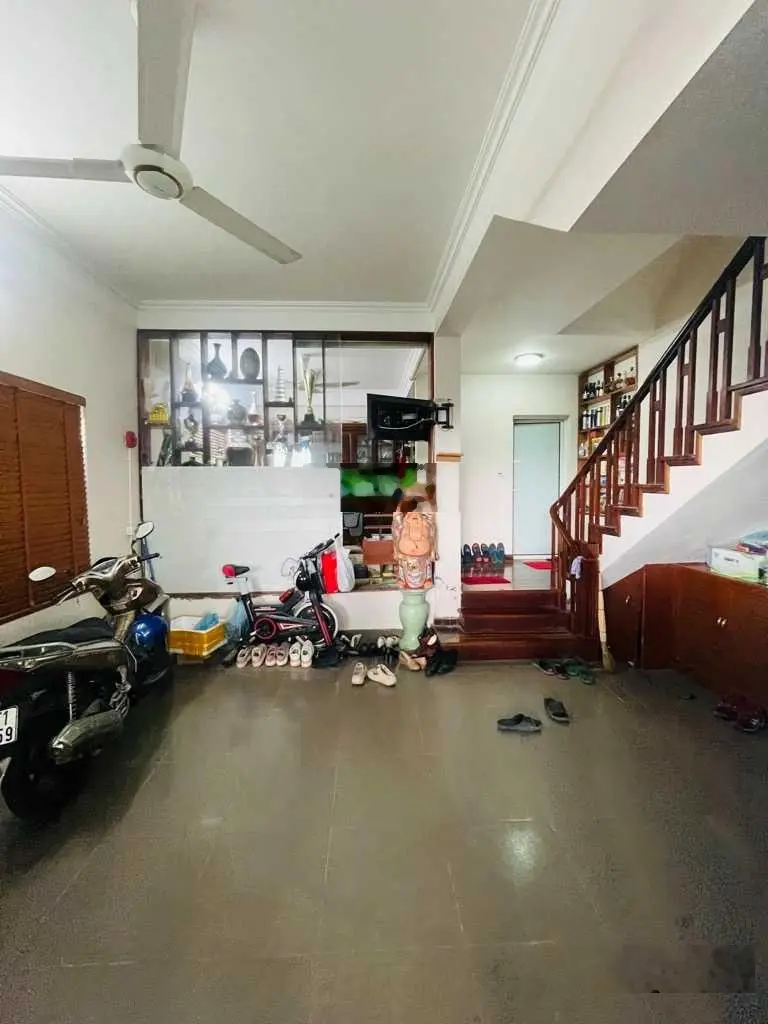 Siêu phẩm Văn Quán kinh doanh sầm uất ngay hồ Văn Quán 50m2 5T chỉ 9,8 tỷ. LH Thổ Công 0931 706 ***