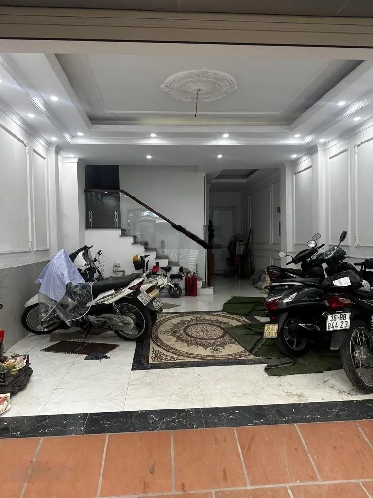 Bán nhà sát cầu Vĩnh Tuy Long Biên DT 95m2 xây 7 tầng - giá 15,9 tỷ dòng tiền 45tr hàng tháng