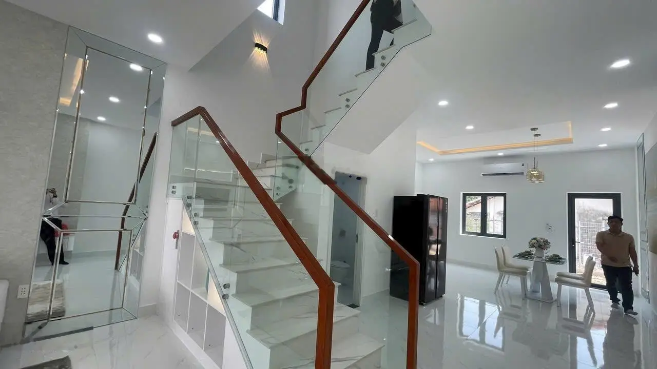 Gia Khải Luxury 2 tỷ 900 nhà phố trung tâm thành phố Bến Cát, cách 1,4km KCN Rạch Bắp