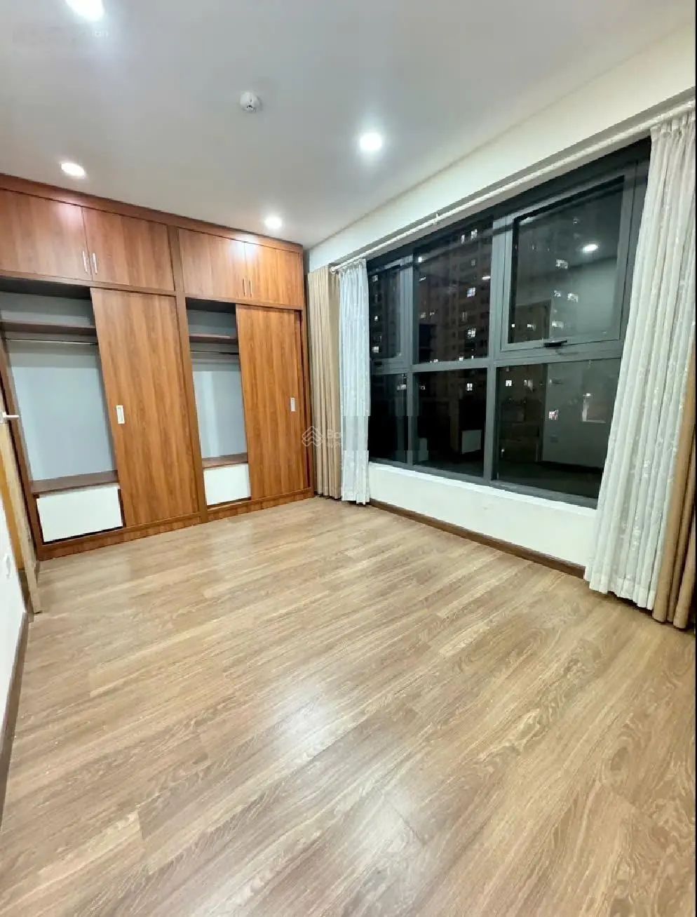 Hiếm, chung cư cao cấp Sun Square, Lê Đức Thọ, Nam Từ Liêm, 85m2, đẹp, giá: 5 tỷ hơn
