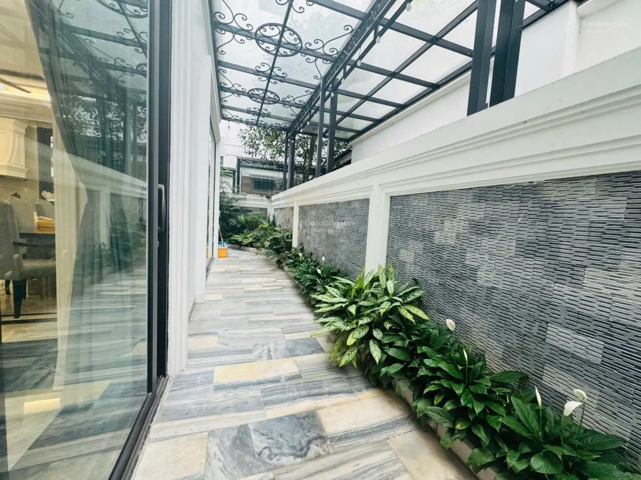 Biệt thự siêu Vip mặt hồ Tulip 7 đông nam hoàn thiện đẹp chỉ việc ở
