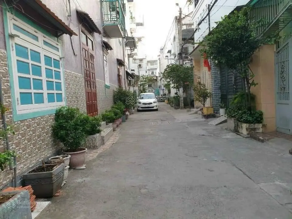 Bán nhà ngộp đường Bùi Minh Trực, Quận 8. Giá chỉ 2 tỷ 450. Hẻm xe hơi.Phù hợp mua ở hoặc kinhdoanh