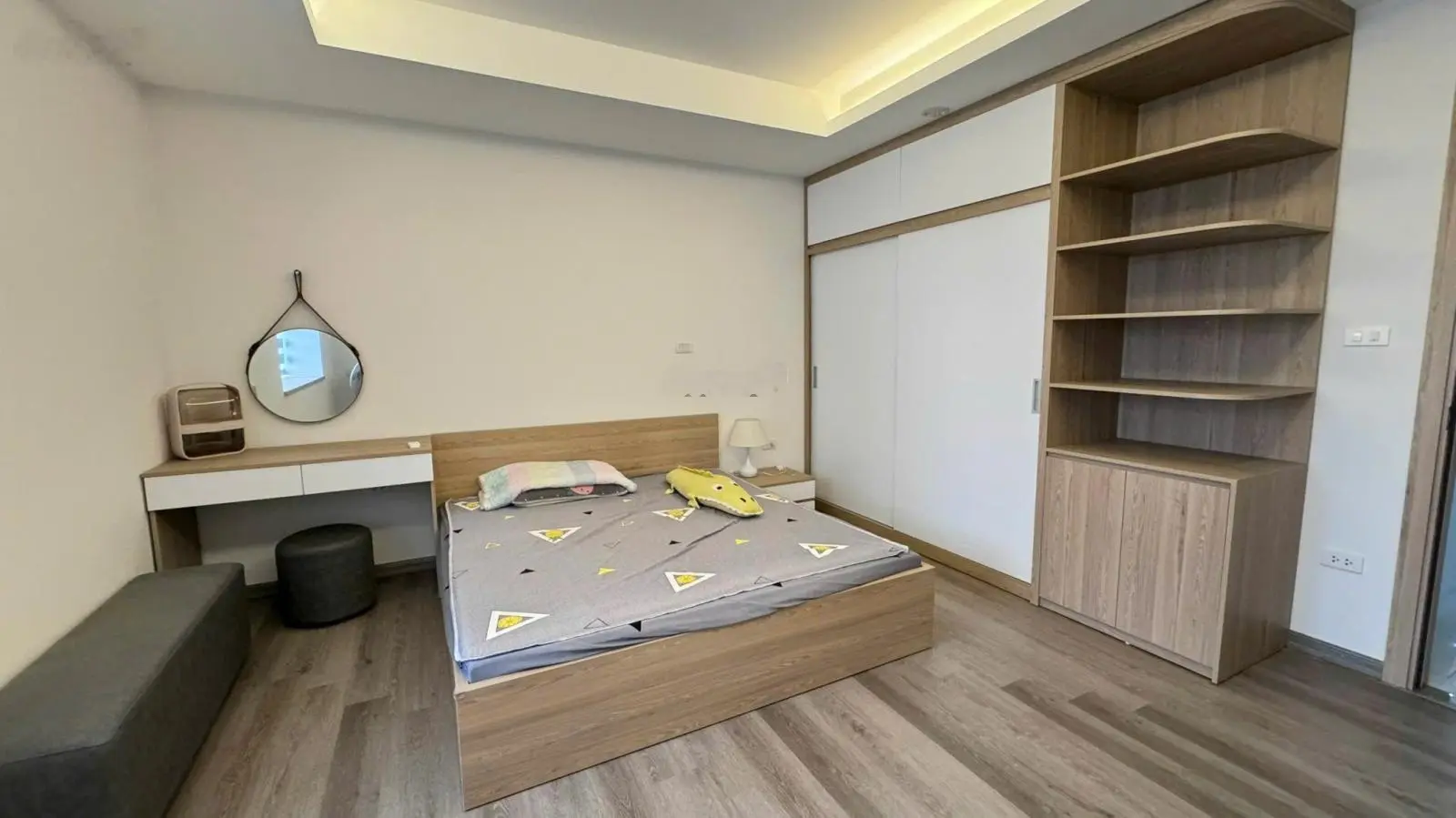 Bán chung cư 3 ngủ 130m2 toà CT2 The Light Trung Văn, đầy đủ đồ giá 6,8 tỷ