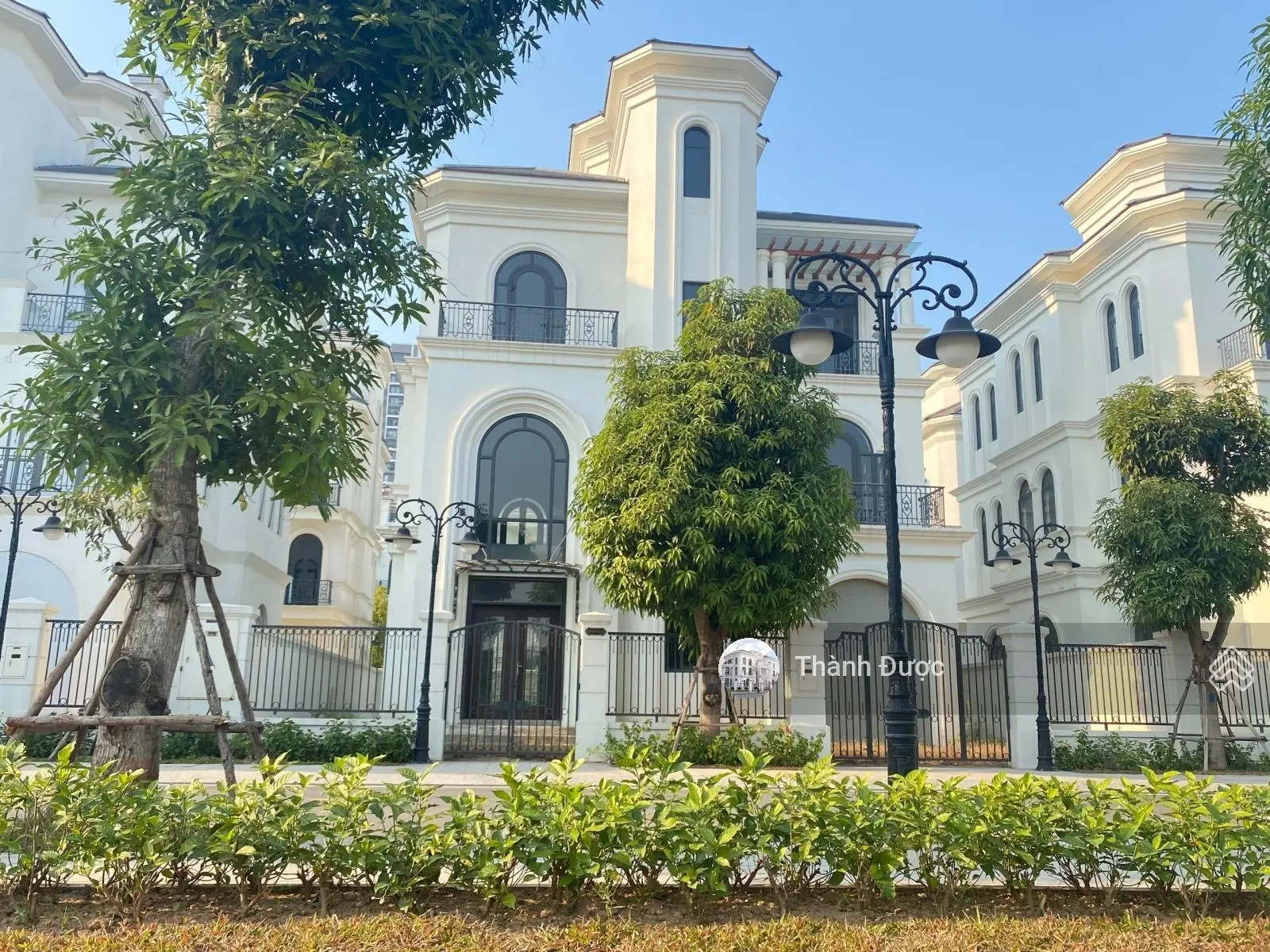 Bán biệt thự vip nhất mặt hồ ngọc trai vinhomes ocean park 1 - giá đầu tư cực tốt