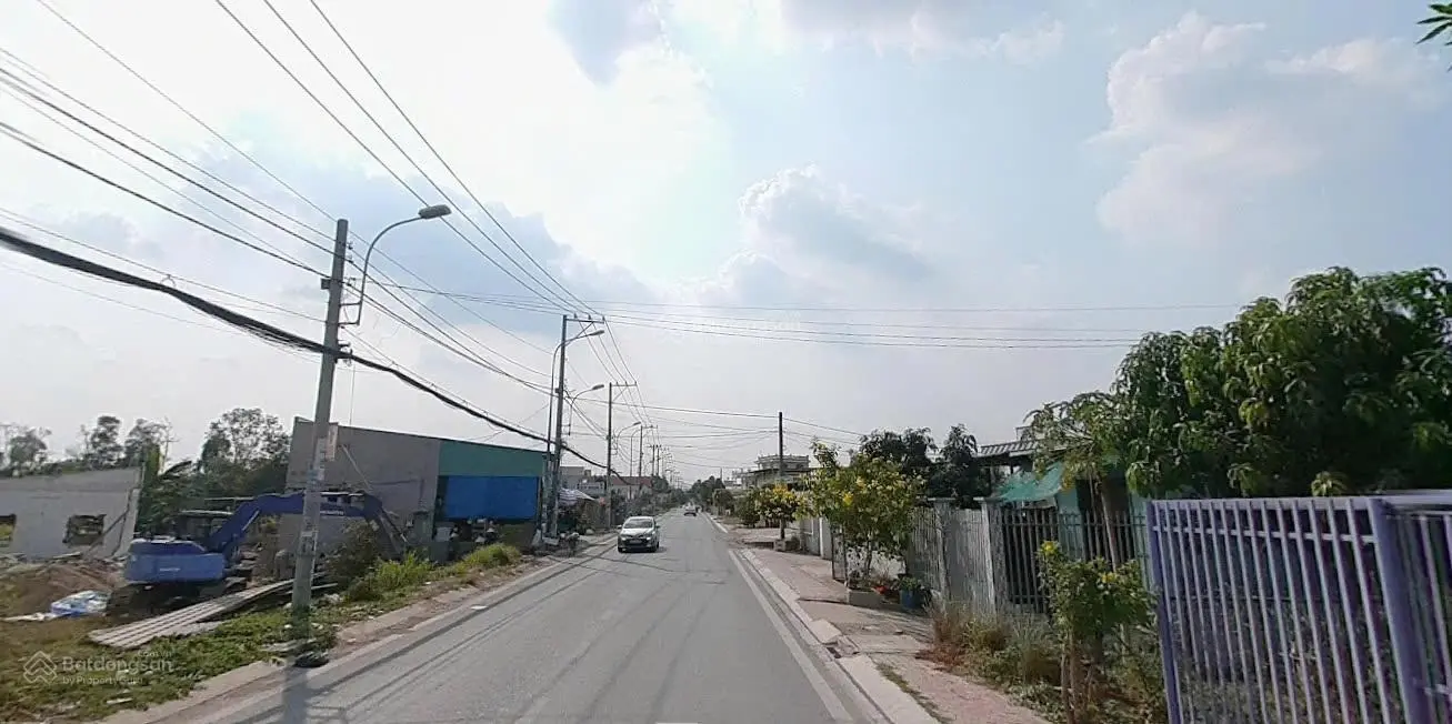 Bán vài lô đất MTĐ Hàm Nghi ngay UBND phường 5, Bạc Liêu. DT 100m2 full TC, giá chỉ 700tr SHR