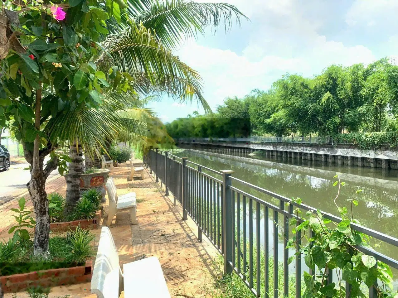 Cần bán góc 2 mt 204m(9m x 24,5m)- giá 7ty3 đường nhựa 12m, mặt tiền kinh doanh mua bán