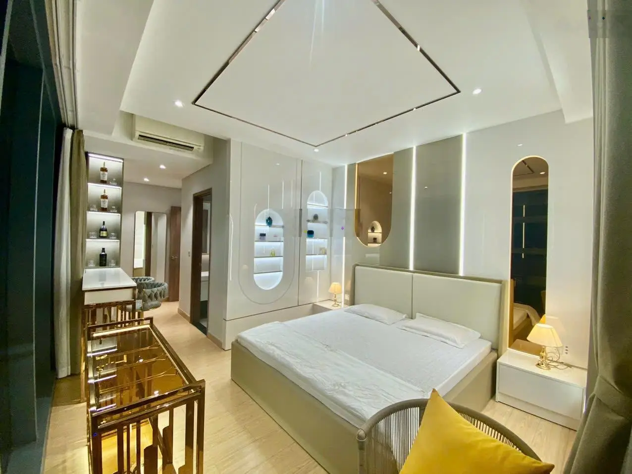Bán căn hoa hậu Sunwah Pearl, góc 2PN 2WC tầng 48, view sông Quận 1, cầu Ba Son, full nội thất