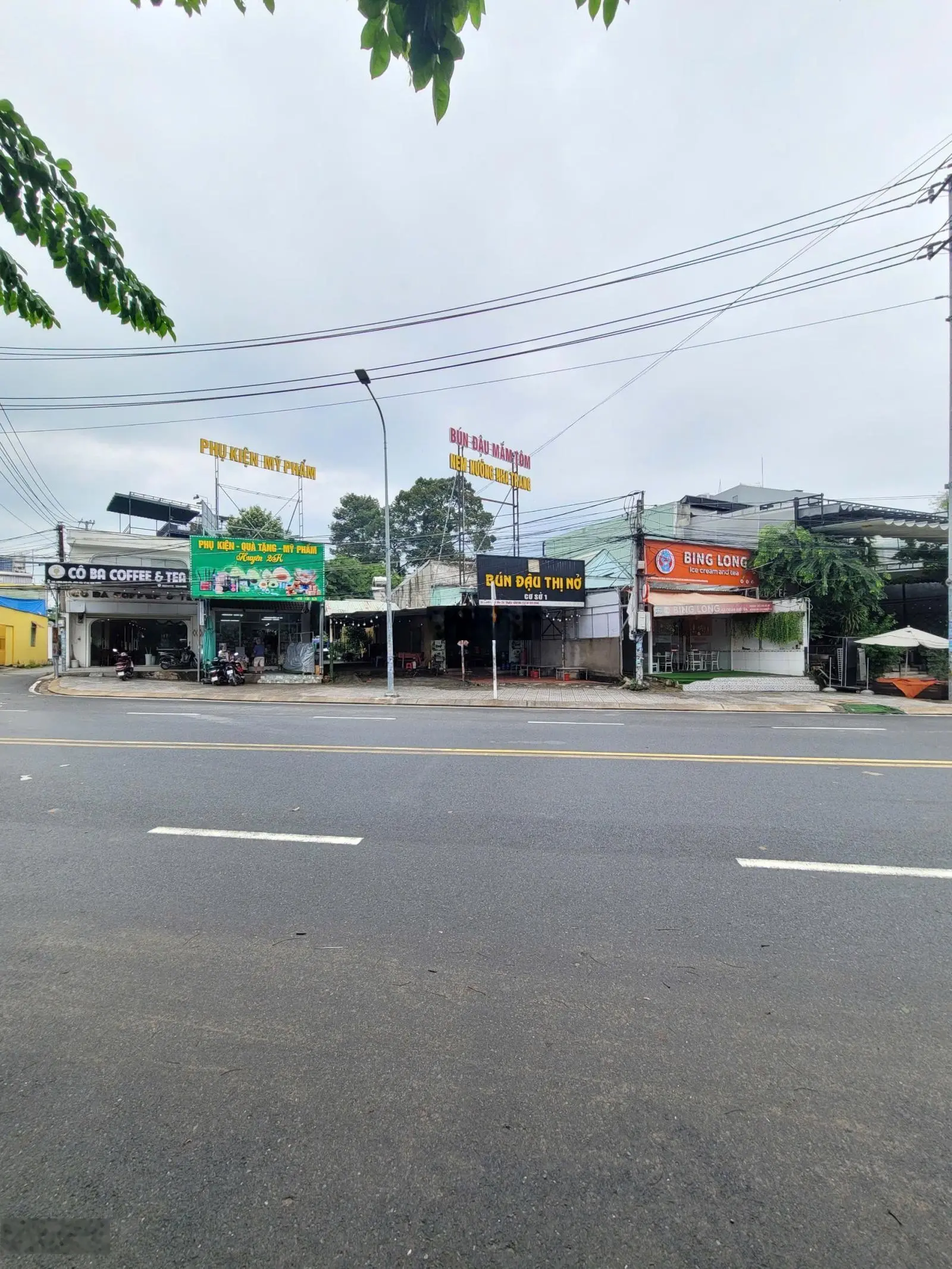 Đất MT kinh doanh, đối diện ký túc xá Làng Đại Học TPHCM.