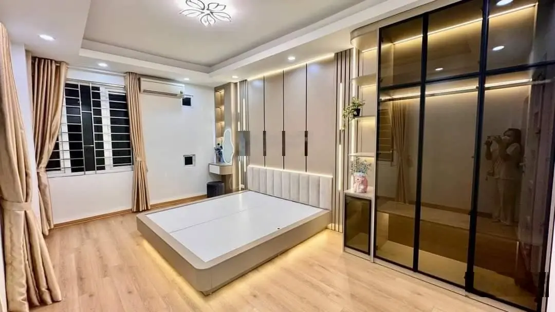 Bán nhà mặt phố Trương Định quận HBT Hà Nội DT 55m2 5T MT 5,2m giá 18,5 tỷ nhà mặt phố kinh doanh