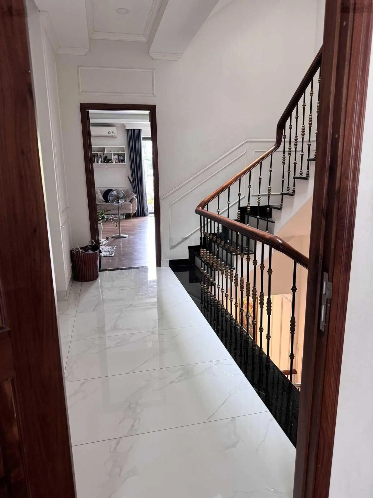 Bán gấp nhà P. An Phú, Q. 2 6x20m, 4 tầng, hướng Đông, view CV, giá 19.5 tỷ. Gọi ngay 0938 241 ***