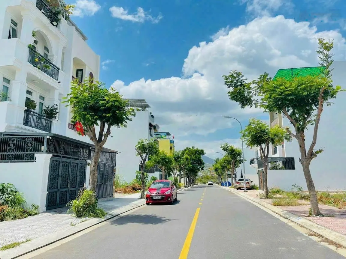 Lô 90m2 Hà Quang 2 gần công viên bán nhanh 4.2 tỷ bao cọc