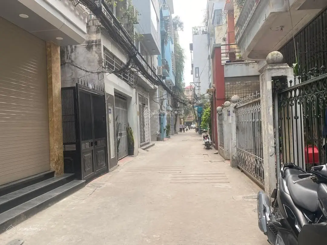 Đội Nhân, Ba Đình. DT 35m2 x 6 tầng, MT 4,3m, giá 9,6 tỷ. Thang máy, phân lô, 20m ra ô tô đỗ