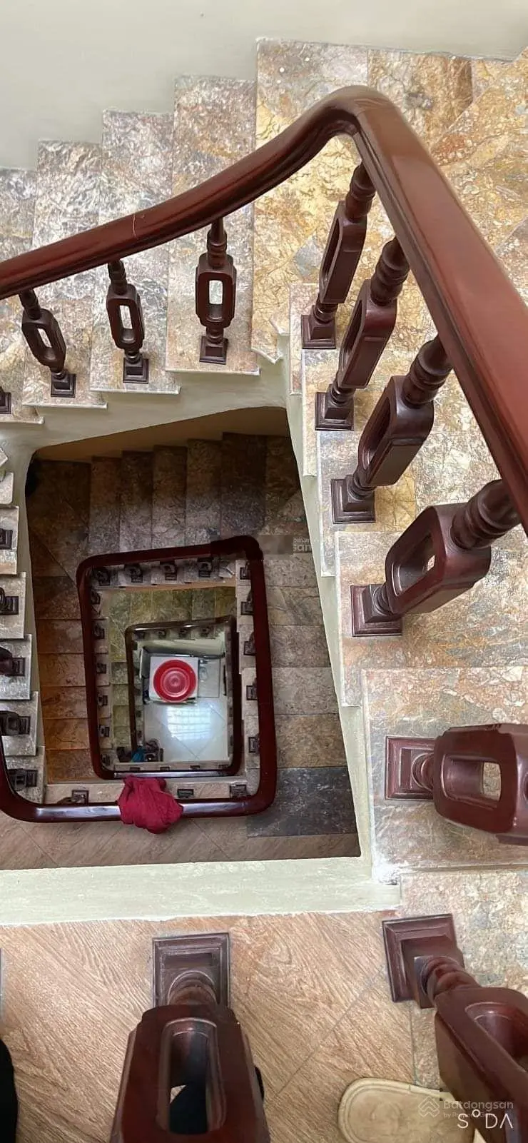 Hàng xóm Làng Việt Kiều Châu Âu, Bán nhà 52m2 phân lô vỉa hè oto tránh 5 tầng chỉ 12 tỷ 5