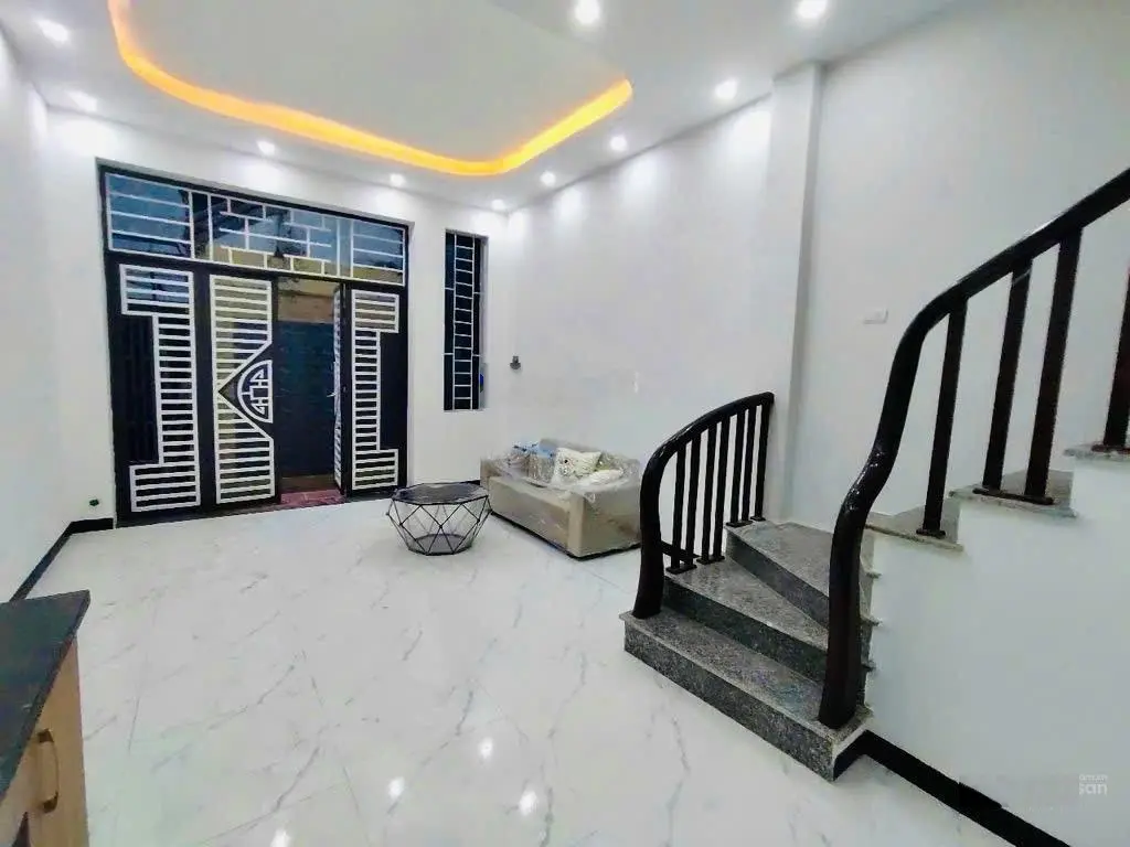 Bán gấp nhà 5 tầng 33m2 tại Trung Thanh, Hữu Hòa, Thanh Trì, mặt tiền 4m, giá siêu tốt 4.6 tỷ
