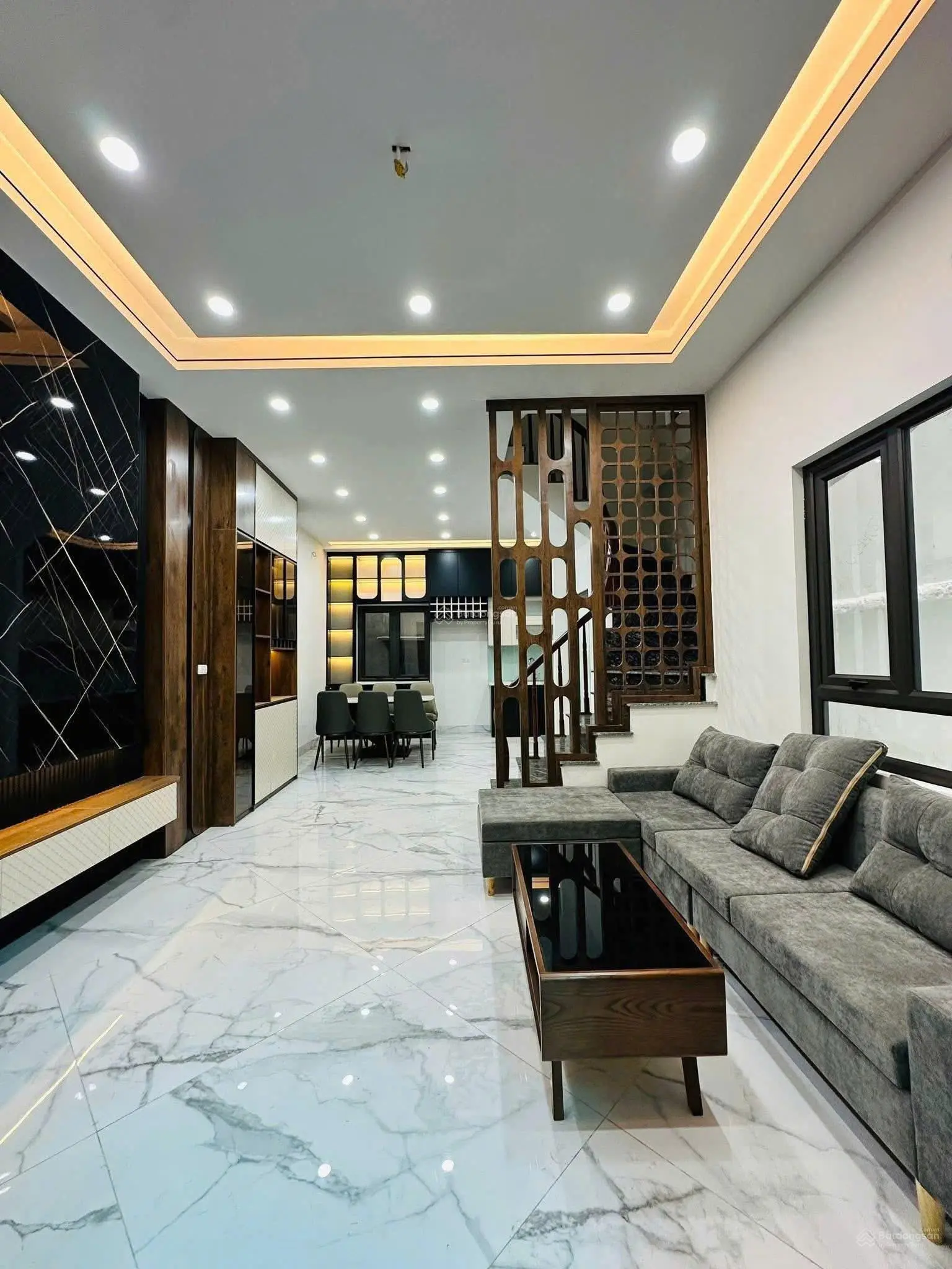 Chỉ ~ 6.6 tỷ! Nhà phân lô Hồ Tùng Mậu. DT 35m2* 5 tầng, MT siêu rộng. Ngõ thông, 3 bước ra mặt phố