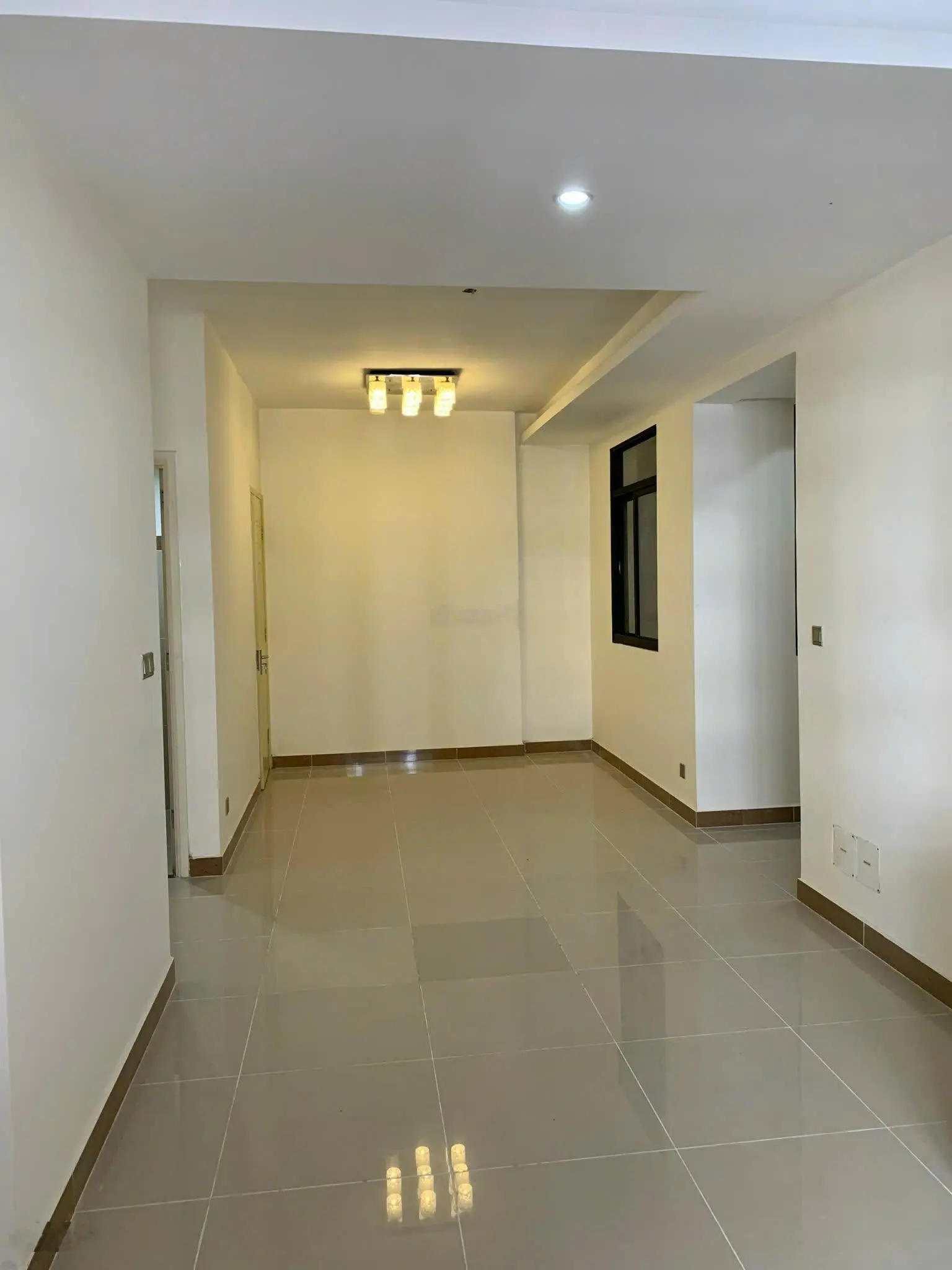 Bán căn hộ 161m2 3pn/4wc giá cực rẻ chỉ 2 tỷ 850 tại era town đức khải quận 7