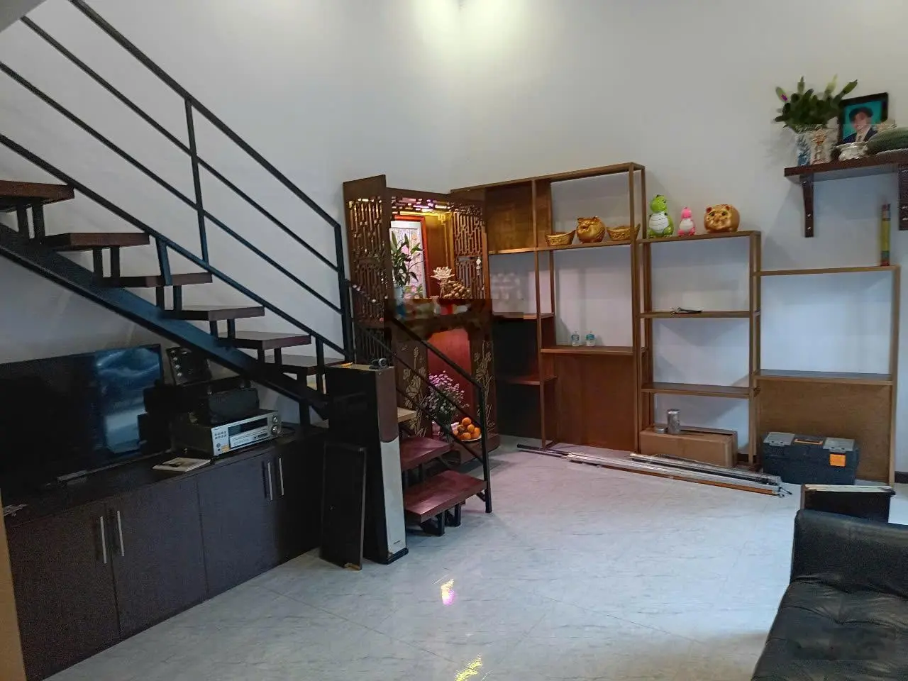Nhà 1T3L có 6PN, 6WC đường Đỗ Xuân Hợp, Phước Long B, Q9, DT 100m2, giá 8.3 tỷ, đang cho thuê 22tr