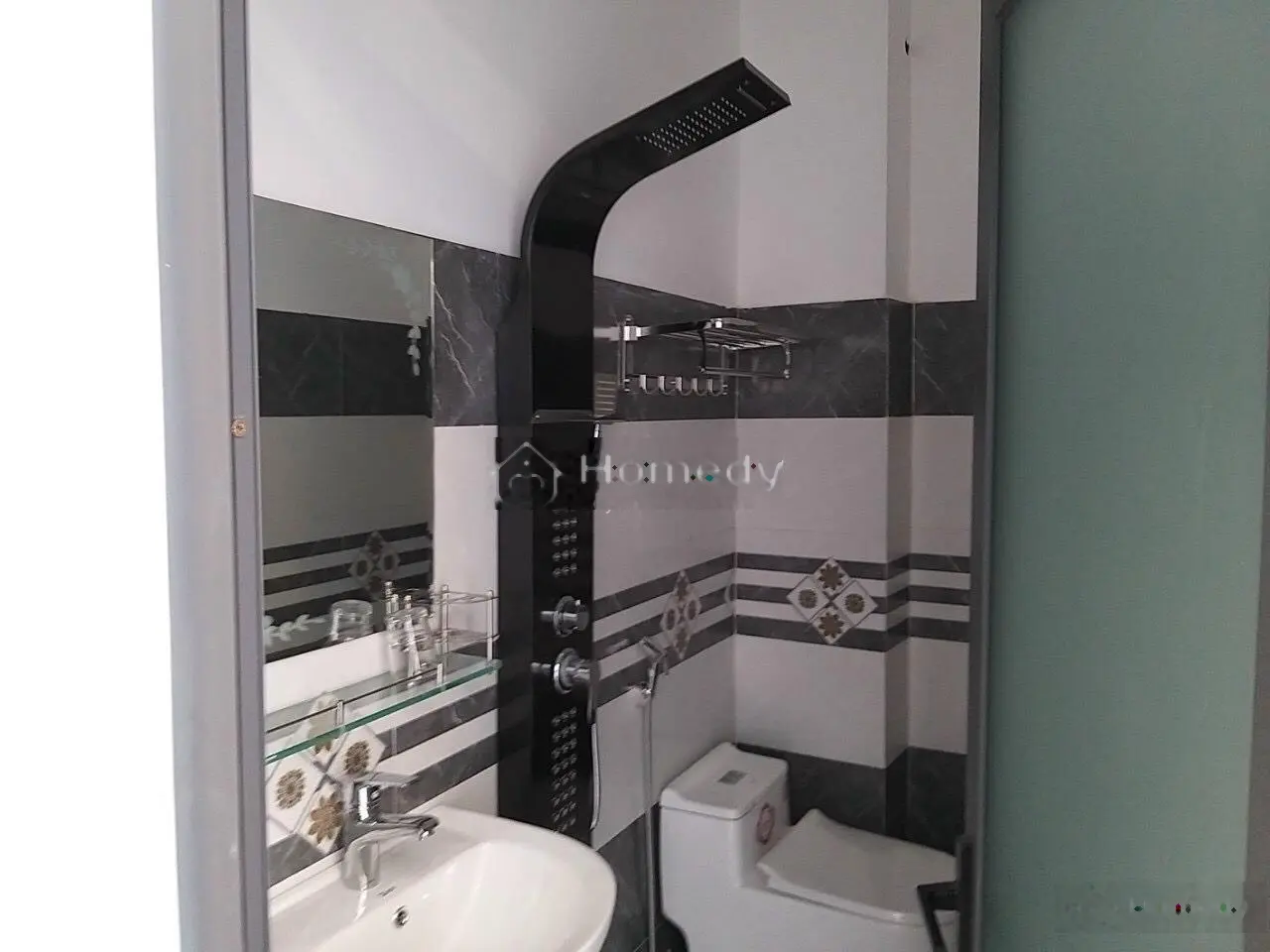 siêu phẩm quận 12,nhà xây 3 tấm sân đậu xe hơi giá 6,8 TỶ