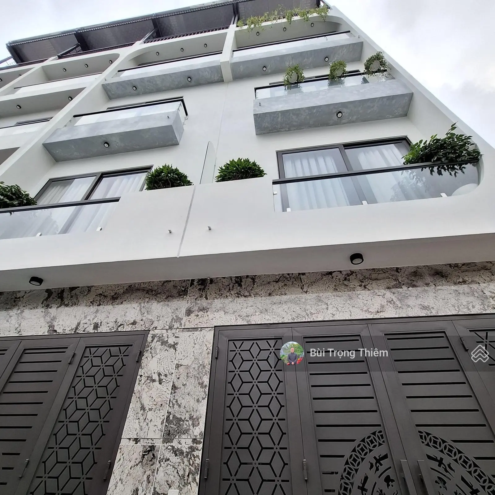 Bán nhà đối diện TTTM Aeon Long Biên, Full nội thất gần 40m2 giá 5.8 tỷ