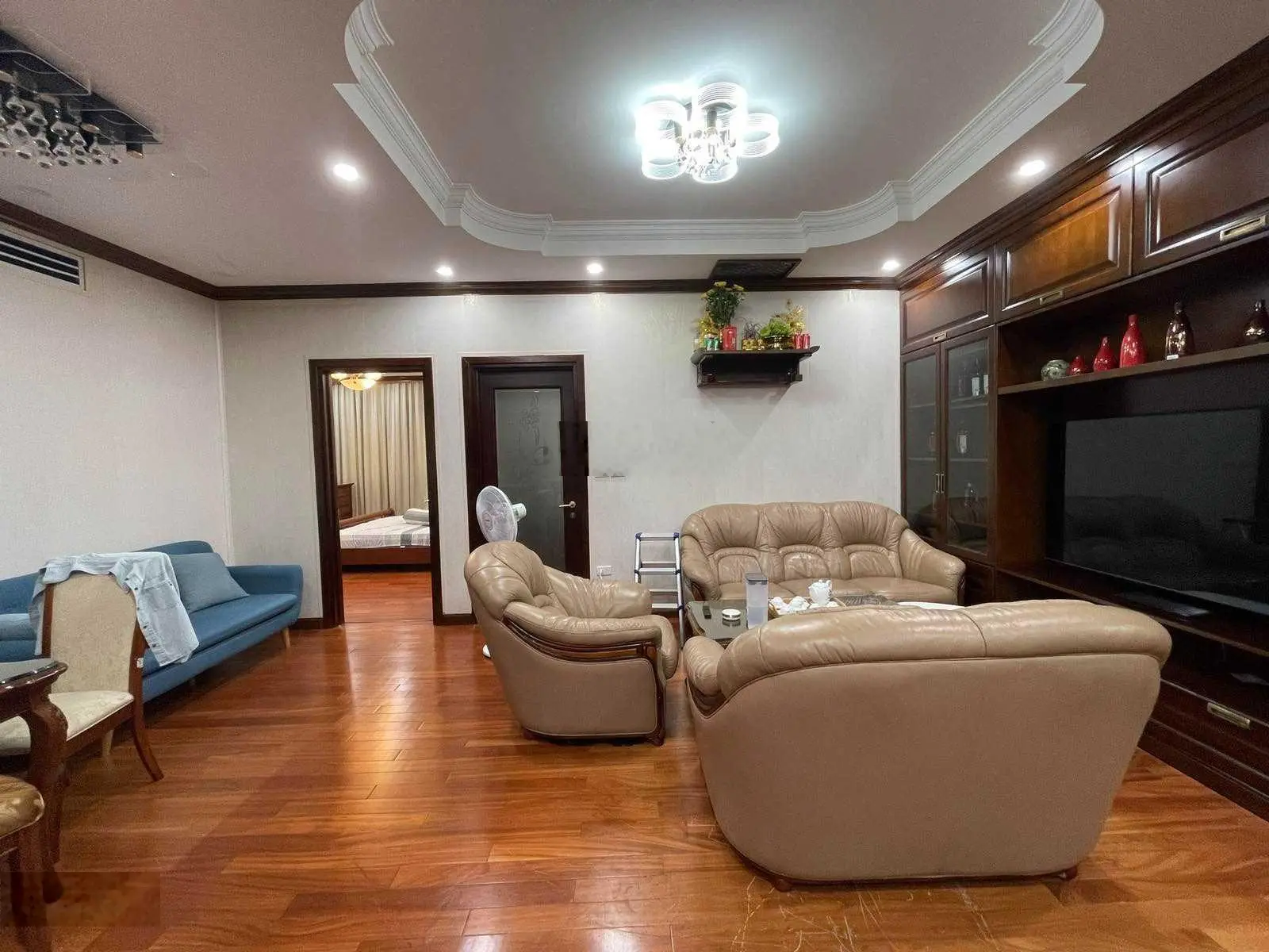 Bán gấp ! 170m2, 4pn, giá chỉ 12 tỷ. cửa đông nam, nt cao cấp, vị trí thuận lợi. lh: 0343,202.831