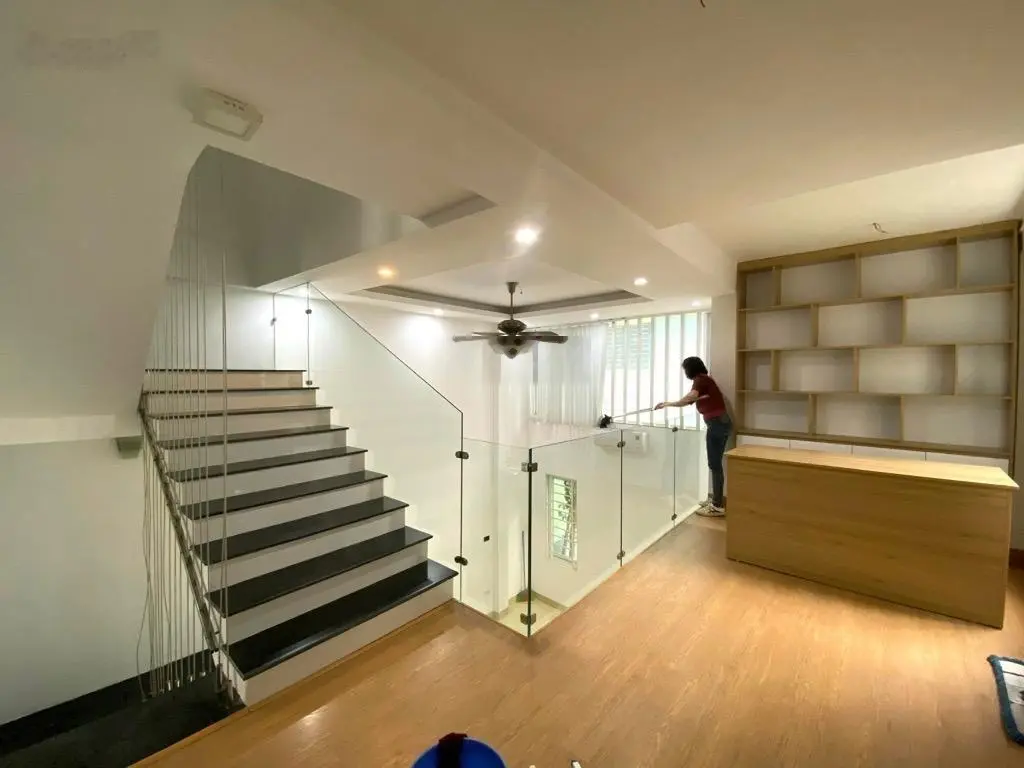 Nhà đẹp CẦU DIỄN , 60m2 , MT 10m , phân lô , lô góc , ôtô đổ cửa , 150m ra phố , chào 13,6 tỷ .