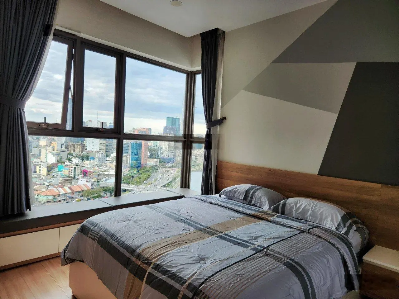 Chính chủ bán gấp căn hộ Orchard Garden, 73m2, 2PN, giá 5.3 tỷ, sổ hồng, NH cho vay 80%
