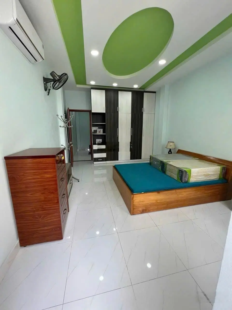 Tín hiệu mua nhà ngay tại đường Trường Chinh, Q.Tân Bình. Giá: 5.9 tỷ/62m2, SHR. LH: 0764452057