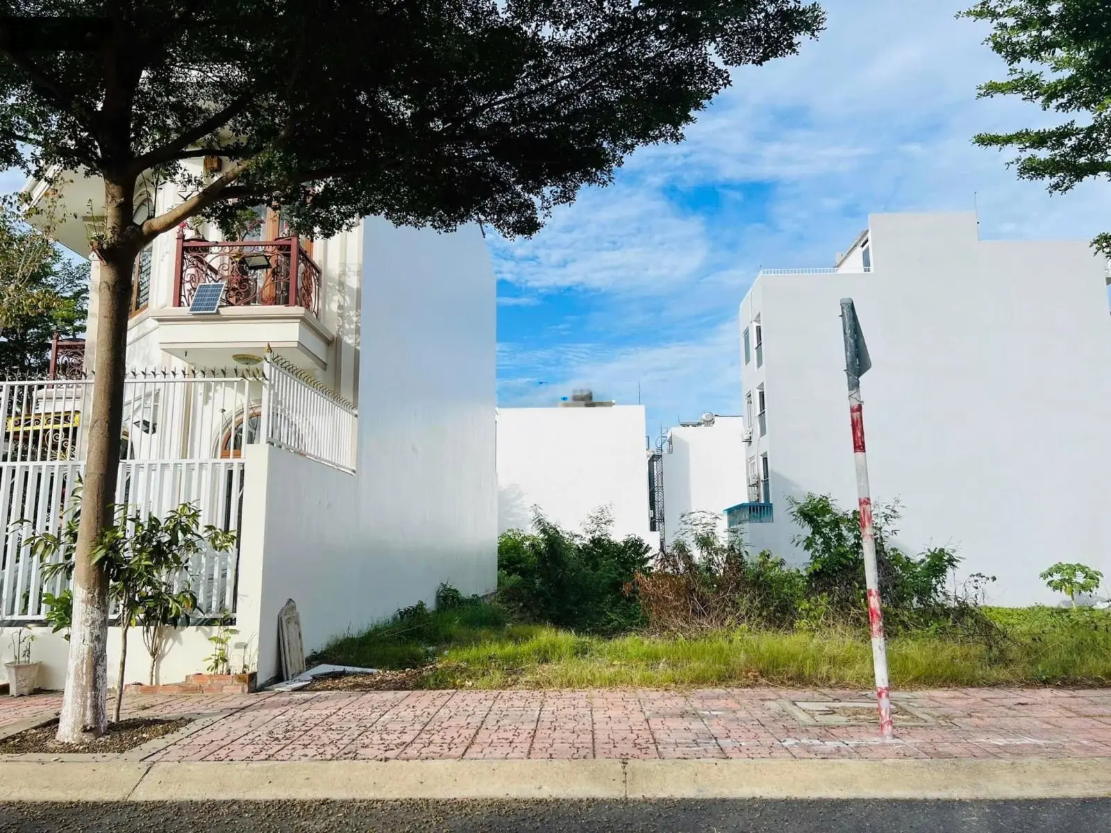Chủ cần ra nhanh lô 210m2-1tỷ7. Đường ĐT 769. Trục đường hướng về sân bay - sát bên khu tái định cư