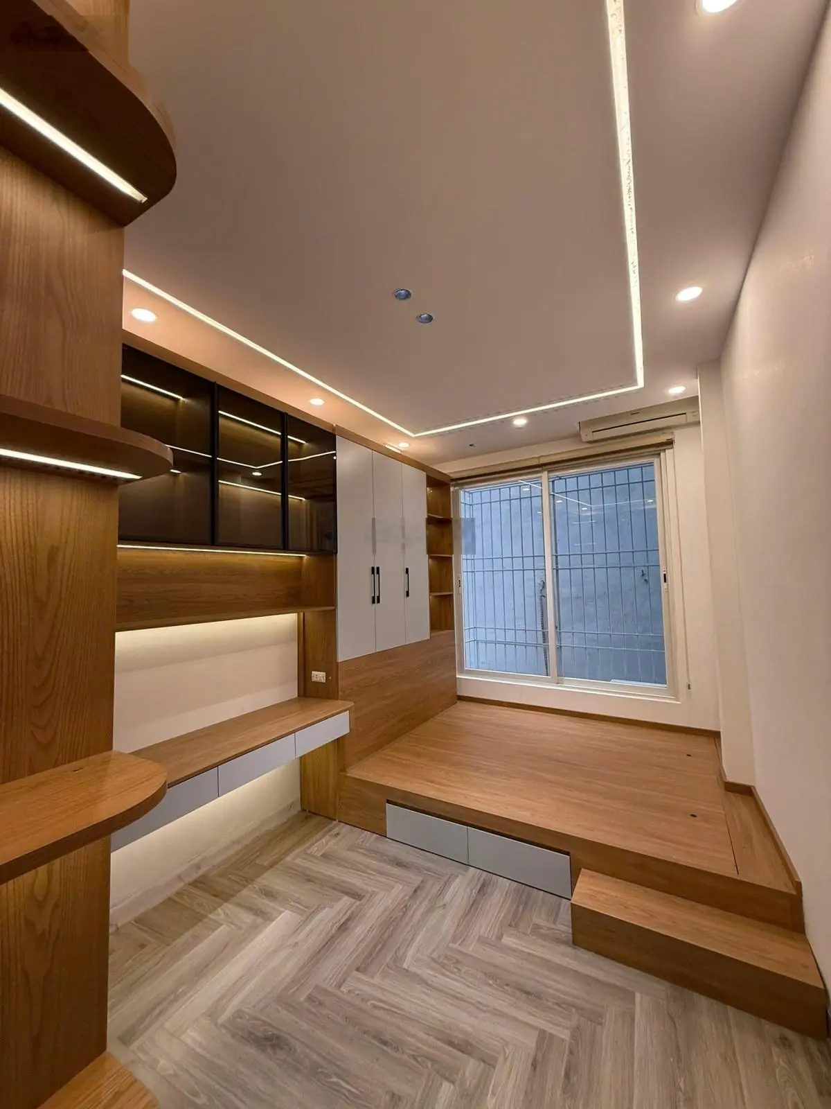 Bán gấp Nhà riêng đường Thịnh Quang 37m 4Tg, 3,3m chỉ 7,3 tỷ full nội thất 30m ra ô tô.