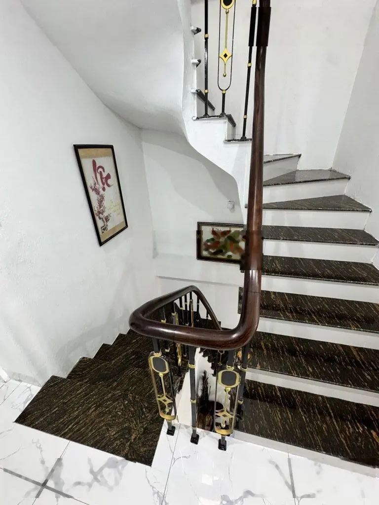 Nhà đẹp ở ngay, Bát Khối Cầu Thanh Trì, 50m2*4.5T, MT 4m, hơn 4 tỷ
