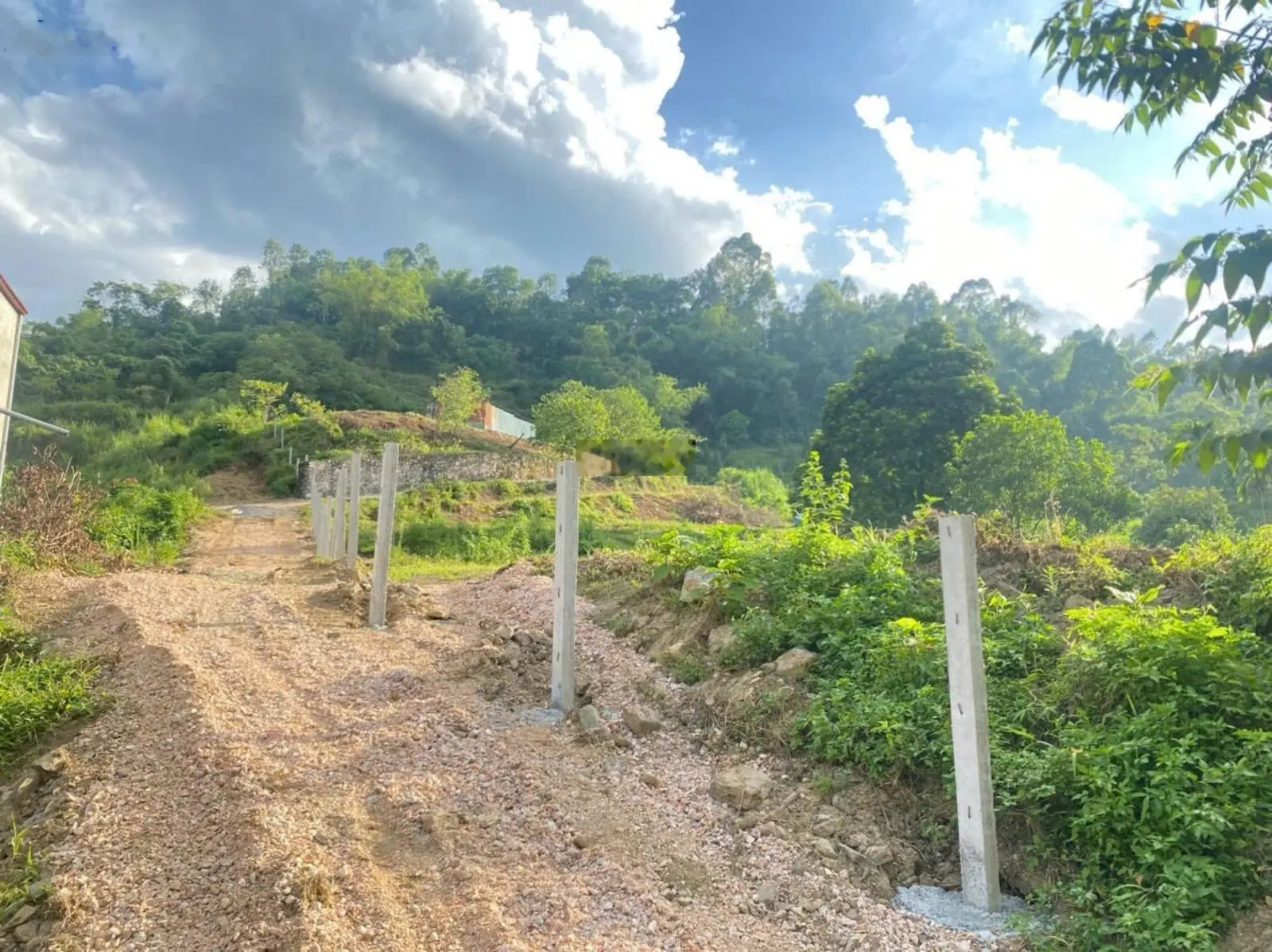 Chính chủ gửi em bán lô đất view cực đẹp, phù hợp làm homestay, ngay đường lên đồi bù núi bé