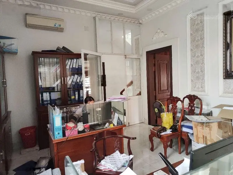 Bán nhà MT ngộp, xe hơi đỗ cửa ĐS 53, Hiệp Bình Chánh, Thủ Đức, 151m2, 3 tầng, còn mới