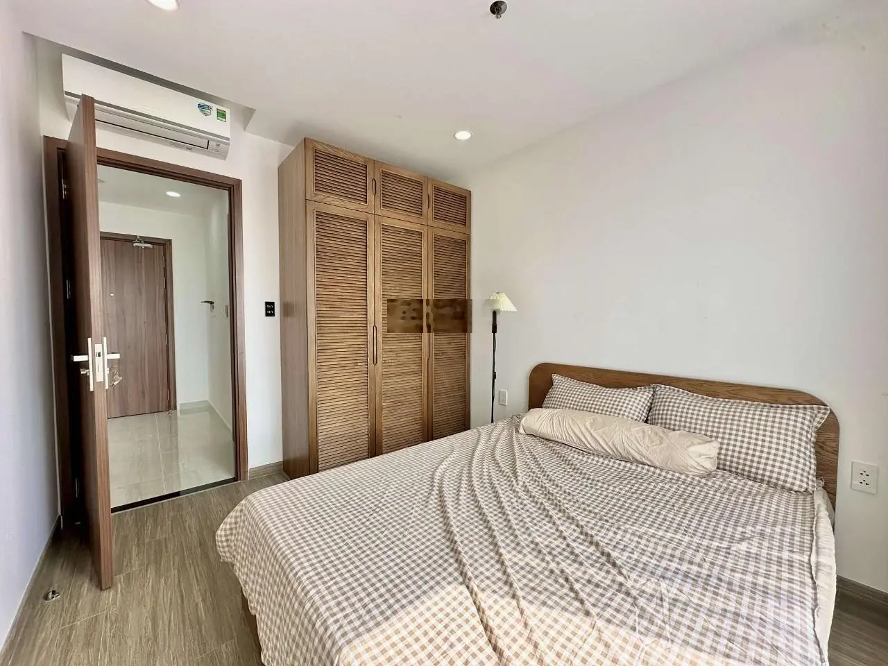 Bán nhanh căn hộ Happy One Central 2PN view thành phố giảm mạnh chỉ còn 2.45tỷ. LH 0888 728 *** Ms Tú
